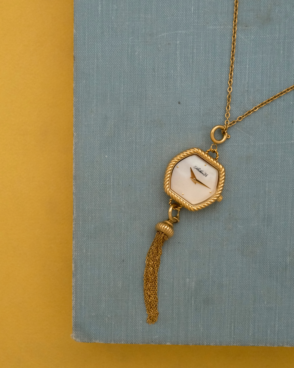 Pendant in Mother of Pearl