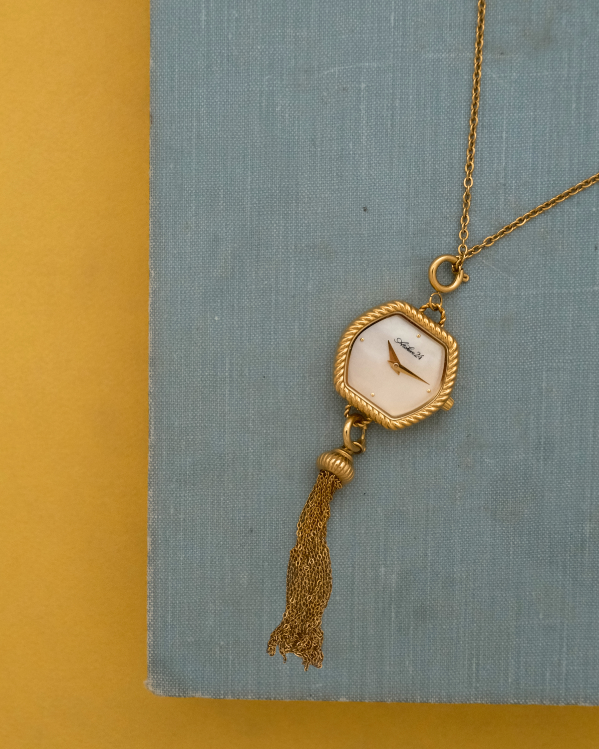 Pendant in Mother of Pearl
