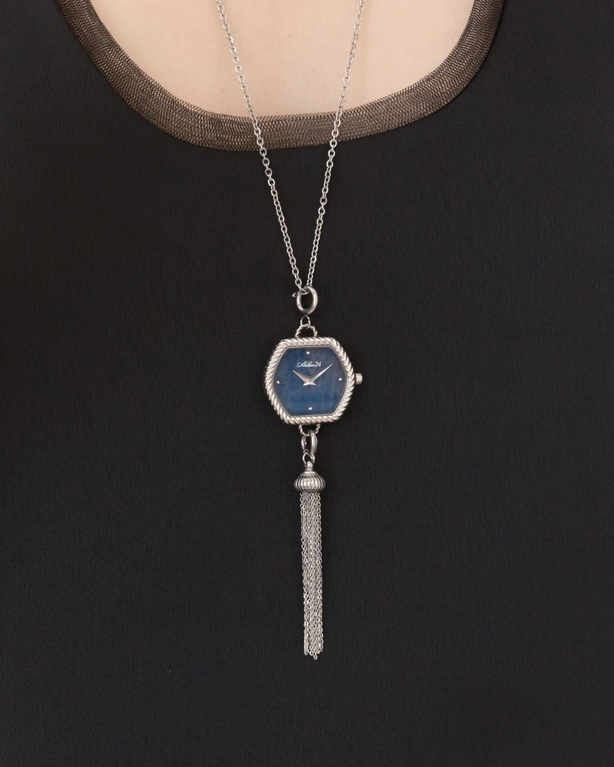 Pendant in Blue Sodalite